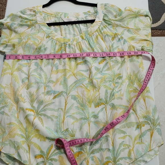 LAUREN CONRAD TROPICAL PULLOVER TOP (963) - Picture 2 of 13